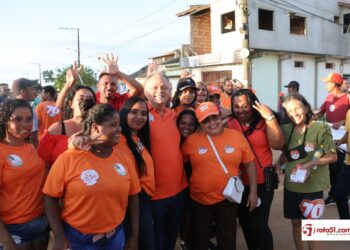 O povo eunapolitano está de verdade, com NETO GUERRIERI E KAKÁ RESOLVE, as caminhadas demonstram isto.