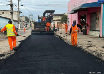 Moradores do Juca Rosa agradecem à prefeita Cordélia pela qualidade do asfalto na Rua José Belezio Filho