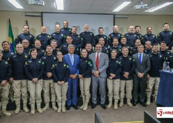 Ação da PRF recupera carro roubado em poucos momentos