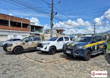 PRF FAZ AÇÕES DE SEGURANÇA E AÇÃO SOCIAL.