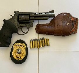 SANTA CRUZ CABRALIA – FATO RELEVANTE – APREENSÃO DE ARMA DE FOGO E MUNIÇÕES EM UMA POUSADA