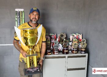 STAND de tiros Moura, um campeão fazendo futuros campeões de tiros em vários níveis.