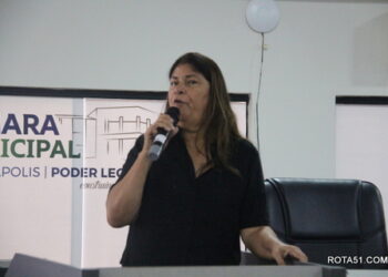 Vereadora Carmem Lúcia, faz homenagem especial aos eunapolitanos.