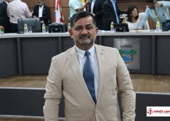 Câmara firma convênio com Sicoob que beneficia servidores e impulsiona economia de Eunápolis