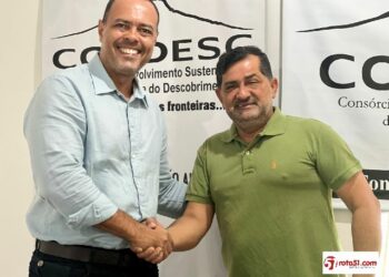 Presidente da Câmara de Eunápolis visita sede do Condesc