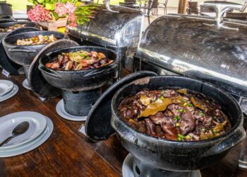 Day Use com Feijoada: programa de sábado no Eco Bahia Hotel