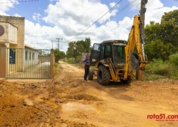 Prefeitura inicia recuperação das estradas da zona rural de Eunápolis