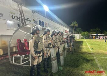 Polícia militar além do combate ao crime, dá suporte a jogos do campeonato baiano