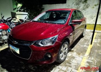 PMBA APREENDE DROGAS E VEÍCULO EM PORTO SEGURO