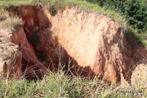 Vereador Renato Bromochenkel solicita via de acesso entre dois grandes bairros de Eunápolis.