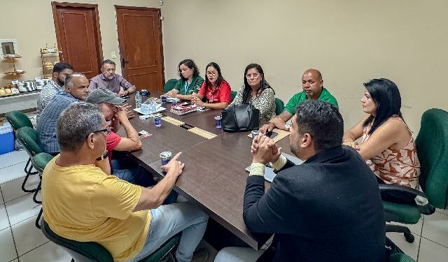 Prefeitura e Banco do Nordeste discutem financiamentos para pequenos produtores