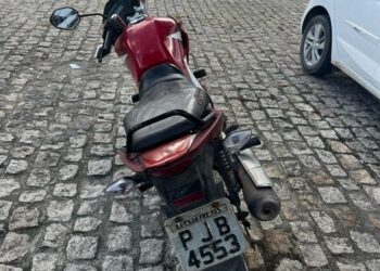 Polícia Militar recupera motocicleta em Teixeira de Freitas*
