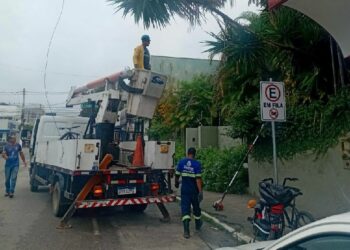 Prefeitura de Eunápolis atua com agilidade para reduzir efeitos das chuvas e ventania