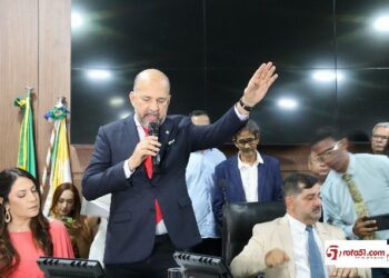 Quer queiram, quer não, Robério continua prefeito, até o final do seu mandato…