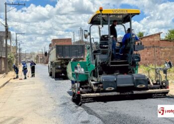 O asfalto chegou: Prefeitura avança com obras de pavimentação em Eunápolis