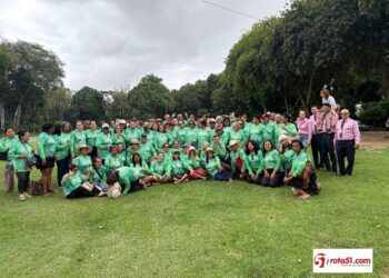Grupo de idosos de Pontal do Araguaia realiza sonho de conhecer o mar em Porto Seguro