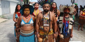 Índios Pataxós reclamam na justiça, o que lhes pertence desde a chegada dos Portugueses ao Brasil.
