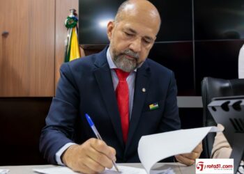 Prefeito Robério concede reajuste de 13,25% e antecipa pagamento da folha de maio