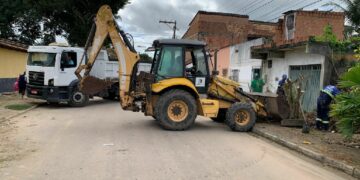 Ações de combate à dengue seguem intensificadas em Eunápolis; mutirão é realizado no bairro Juca Rosa