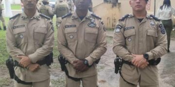 7ª CIPM PARABENIZA SEUS NOVOS TENENTES DA POLÍCIA MILITAR DA BAHIA