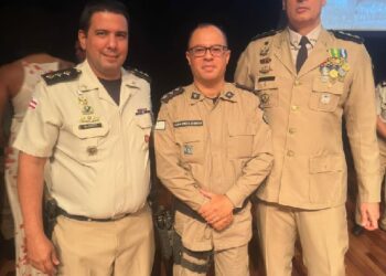 Oficiais são promovidos e recebem reconhecimento por dedicação e compromisso com a segurança pública