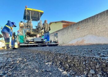 Prefeitura de Eunápolis avança com pavimentação no bairro Vila Olímpica