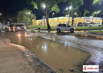 Prefeito Jânio Natal exige recuperação imediata de ruas danificadas