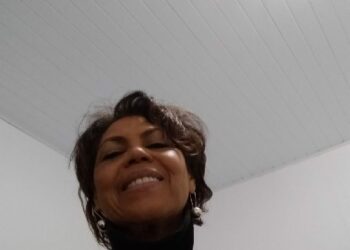 HOMENAGEM À SENHORA LÚCIA FERNANDES
