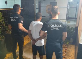 POLICIA CIVIL PRENDE EM FLAGRANTE ASSALTANTE DE COMERCIO EM PORTO SEGURO