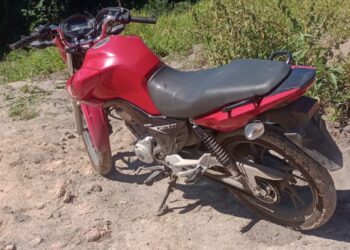 Motocicleta roubada é recuperada pela PMBA em Eunápolis