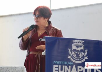 Secretária de Assistência Social Maria Menezes, fala de sua secretaria e das crianças de rua.