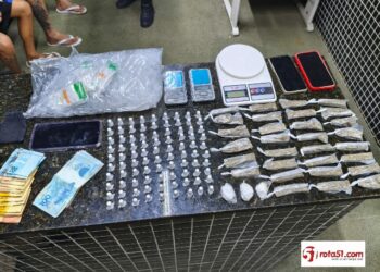 Polícia Militar da Bahia prende envolvidos no tráfico ilícito de drogas em Itamaraju🚔