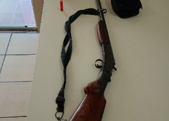 PM apreende uma espingarda em Nova Viçosa