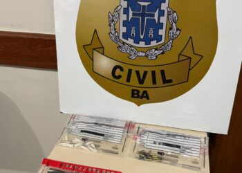 POLÍCIA CIVIL APREENDE ARMAS E DROGAS NO BAIRRO PEQUI