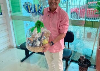 FELIZ ANIVERSÁRIO, servidores do núcleo tributário prestam homenagem a Marco Braga.