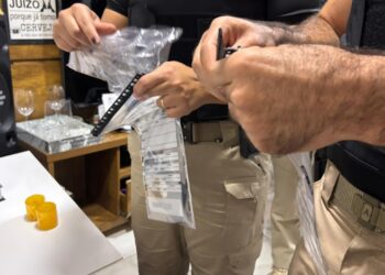 Ex-servidora da Hemoba é presa por desviar mais de meio milhão de reais