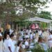 Cena de casamento em Trancoso é gravada para filme “Deixe-me Viver”, confirmando Porto Seguro como a Capital Mundial de Casamentos à Beira-Mar