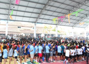 Abertura dos Jogos Estudantis reúne cerca de 2 mil alunos