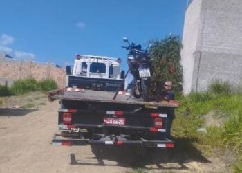 PMBA RECUPERA VEÍCULO ROUBADO/FURTADO EM EUNÁPOLIS