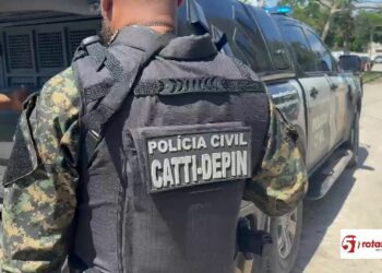 Dupla é presa durante cumprimento de mandados de prisão da Operação Sicários