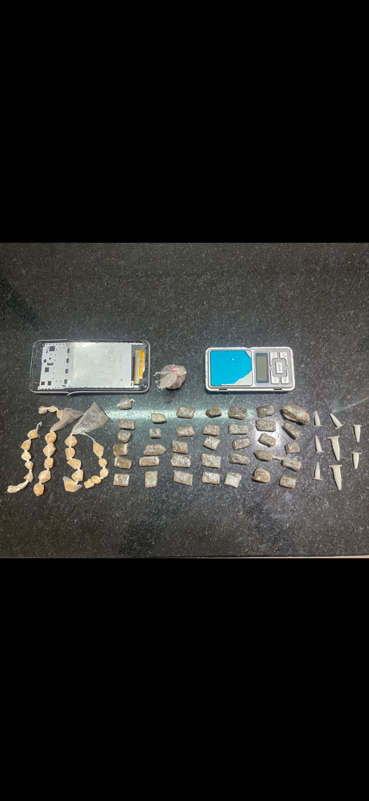 PMBA apreende drogas e resgata animal silvestre em Eunápolis