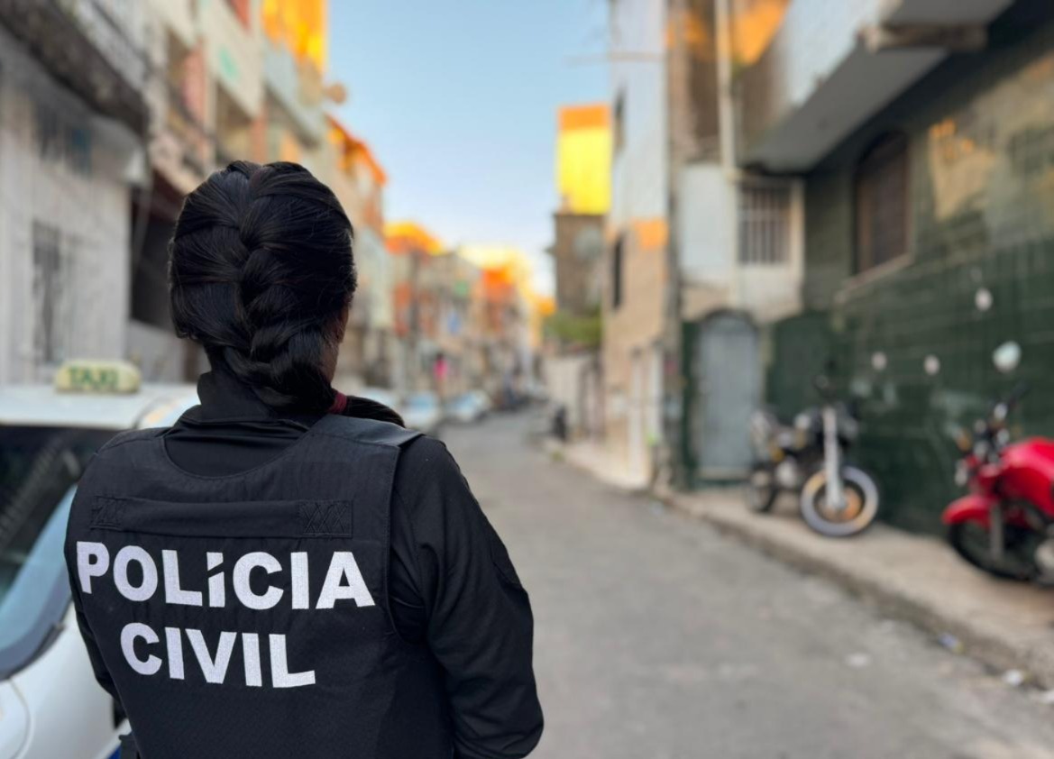 LIDER DE TRÁFICO E SUSPEITO POR HOMICÍDO, SÃO PRESOS PELA POLÍCIA CIVIL.