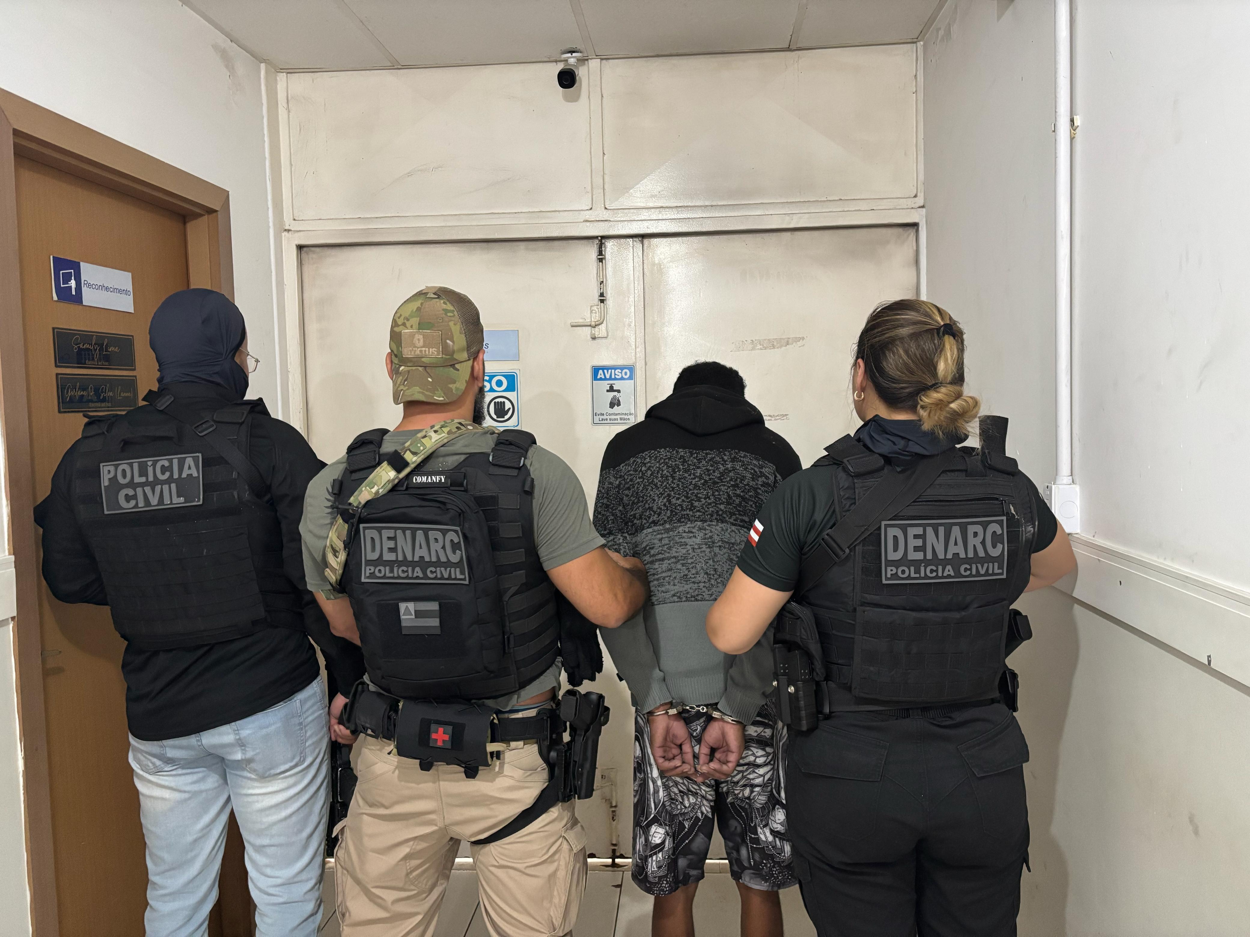 POLICIA CIVIL PRENDE TRAFICANTE DE DROGAS EM FLAGRANTE EM PORTO SEGURO