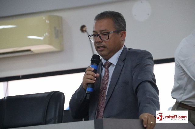 Antes da sessão legislativa, a IGREJA MARANATA faz uma sessão especial para homenagear as autoridades na câmara Municipal de Vereadores.