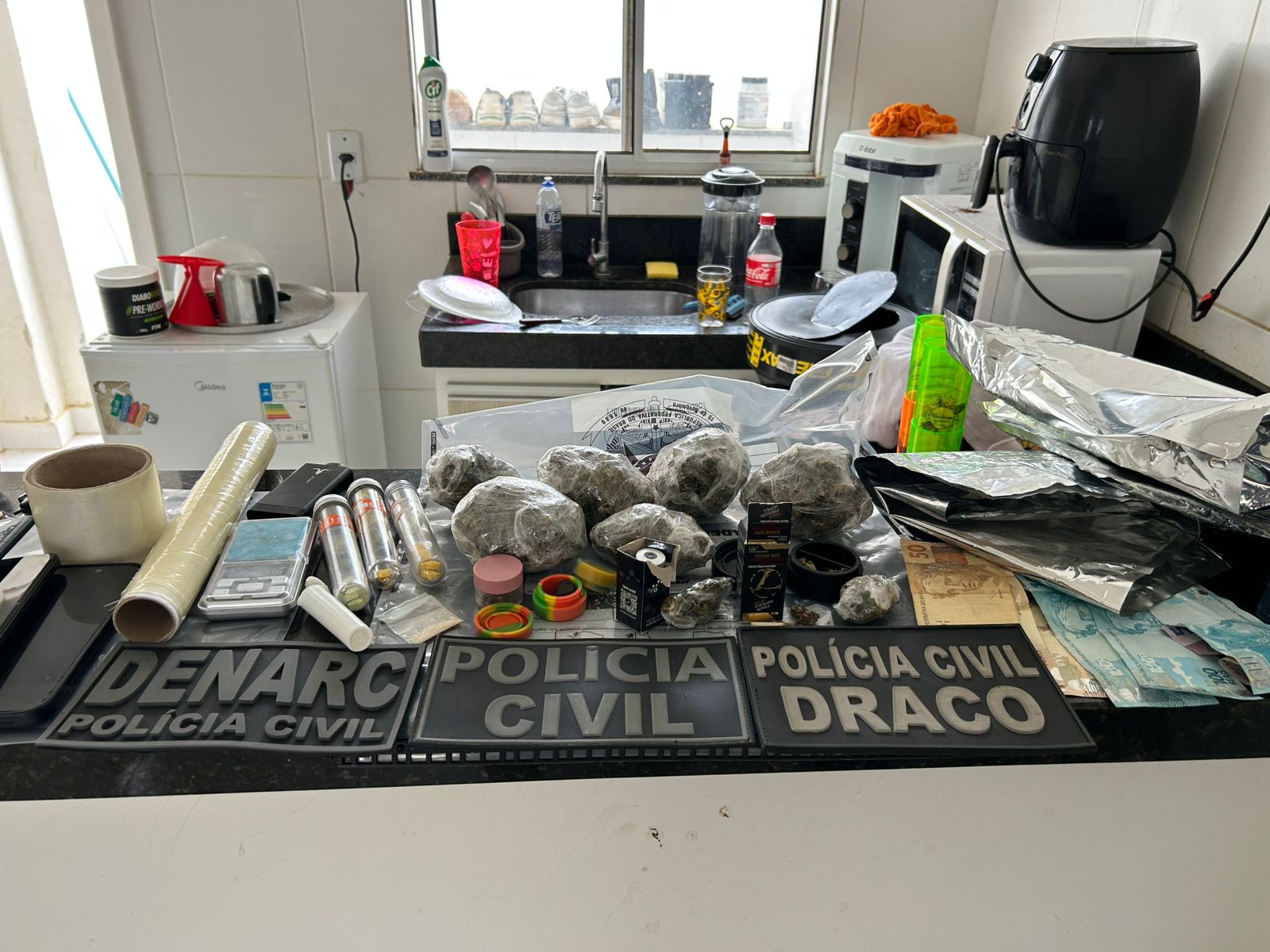 Operação “Coffee” mira tráfico de drogas sintéticas em casa noturna de Vitória da Conquista