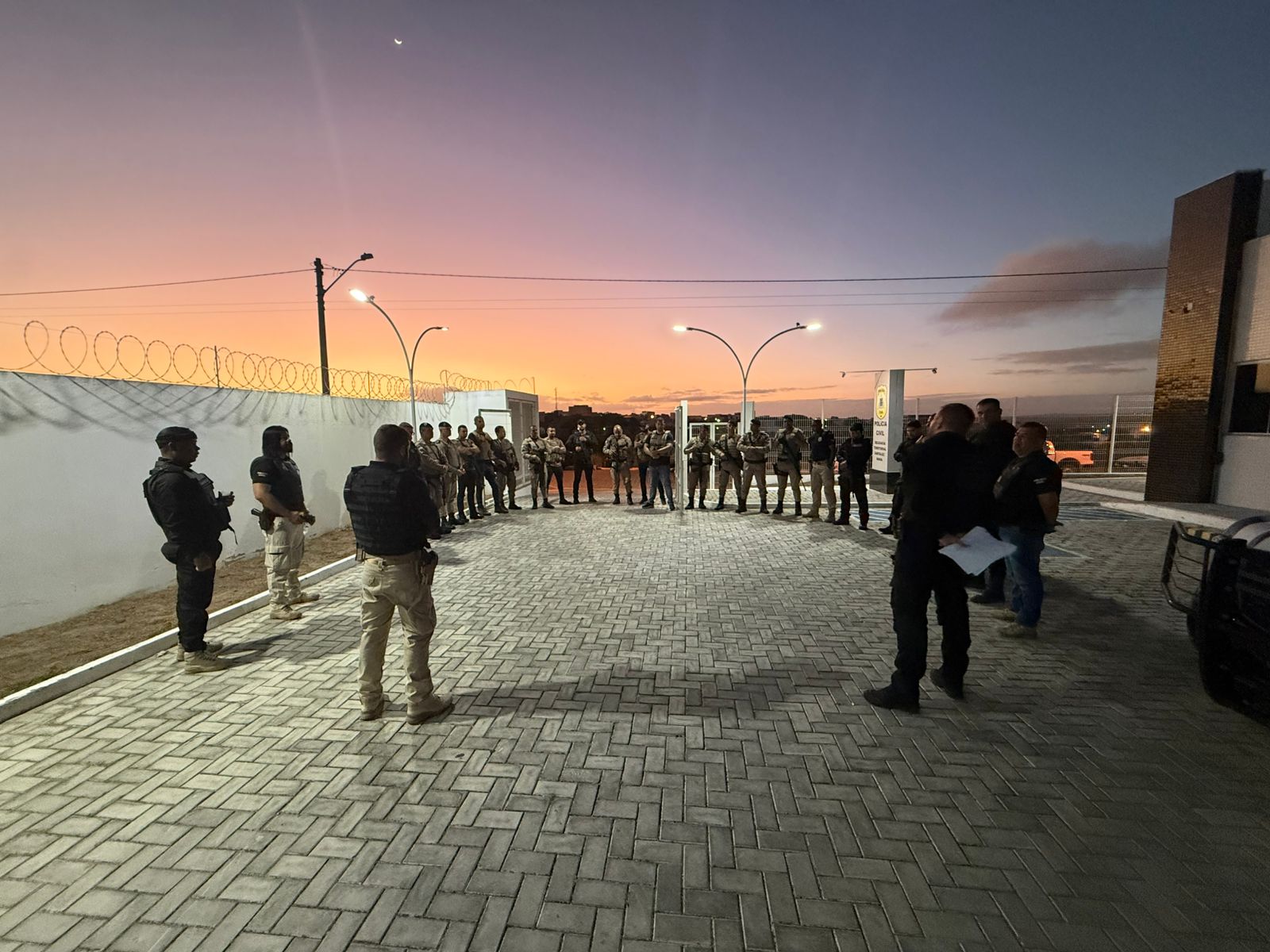 Operação Legado resulta na prisão de sete pessoas e apreensão de armas e drogas em Santaluz