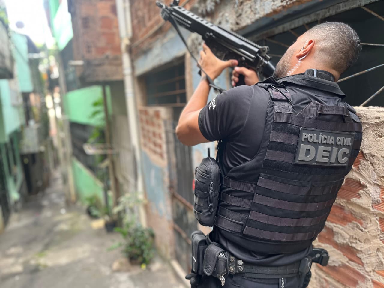 Operação Dead Hand desarticula grupo criminoso investigado por crimes contra o Estado