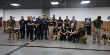 Operação Contenção realiza vistorias em bagagens no Aeroporto de Salvador