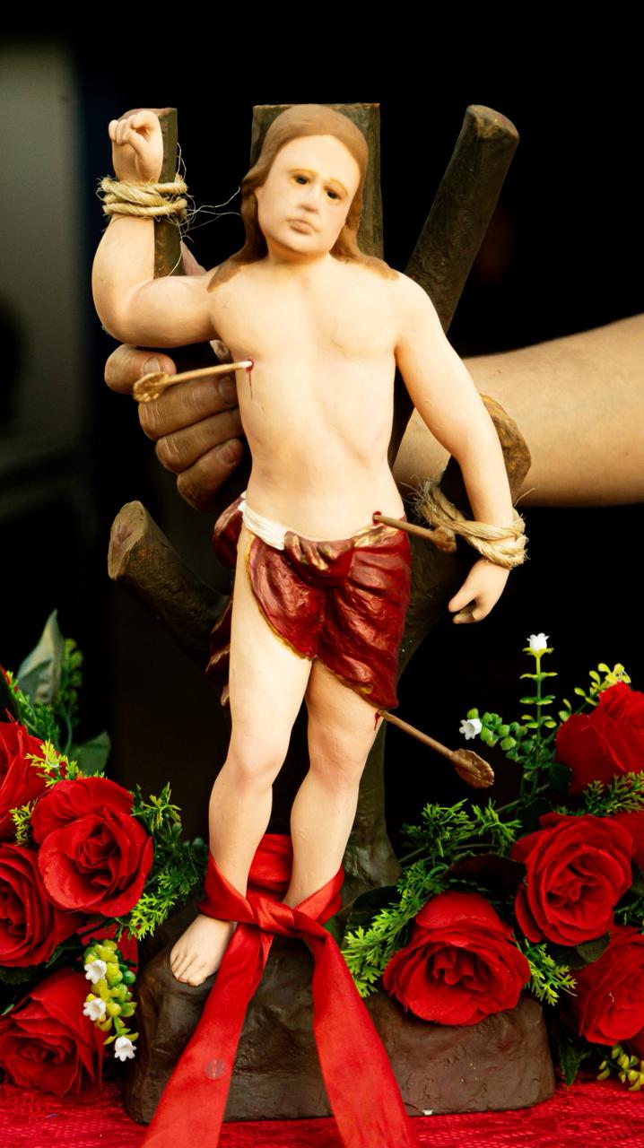 Quando o mastro sobe, Caraíva inteira se encontra na praça