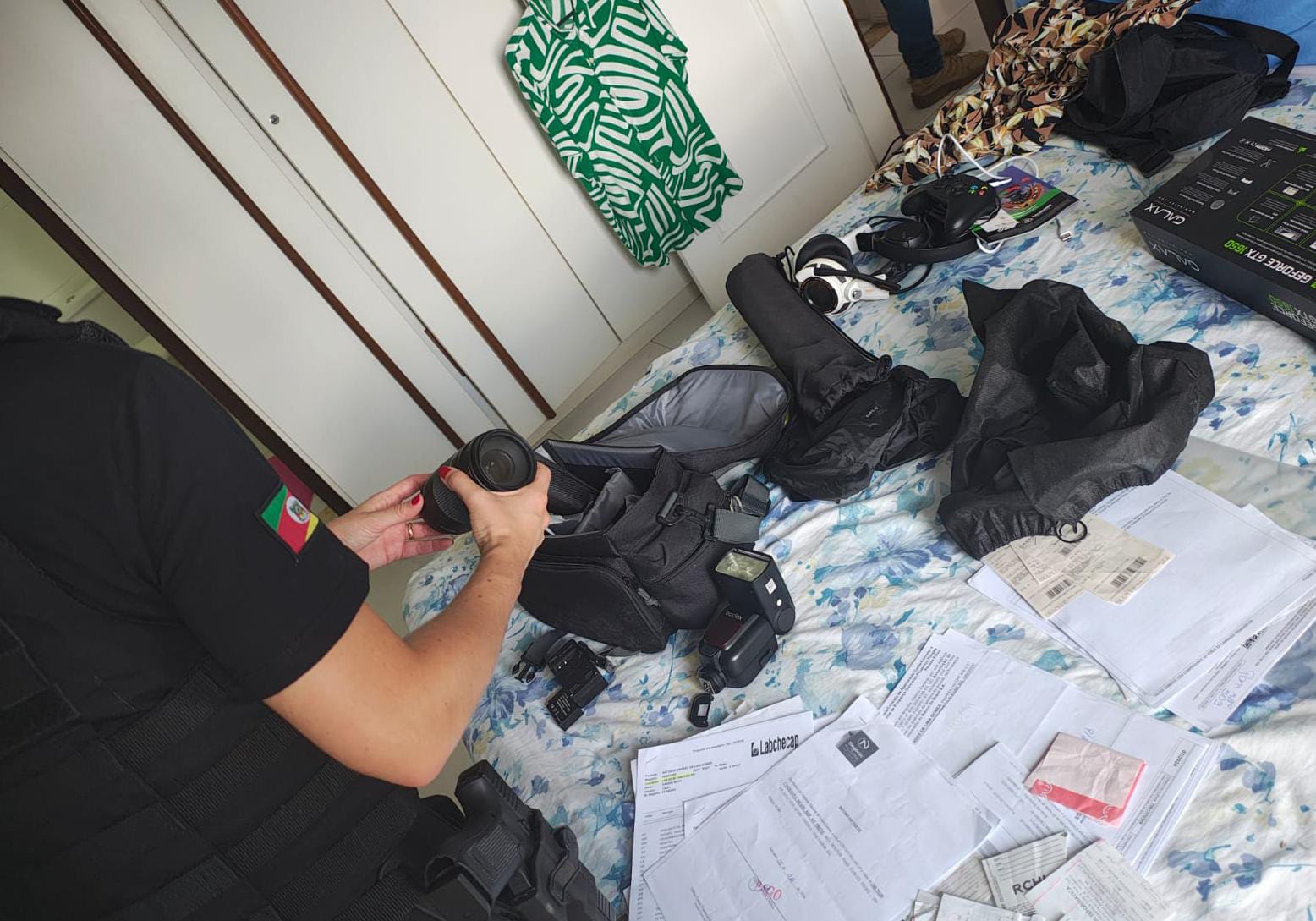 Polícia Civil realiza busca em casa de fotógrafo preso do Rio Grande do Sul